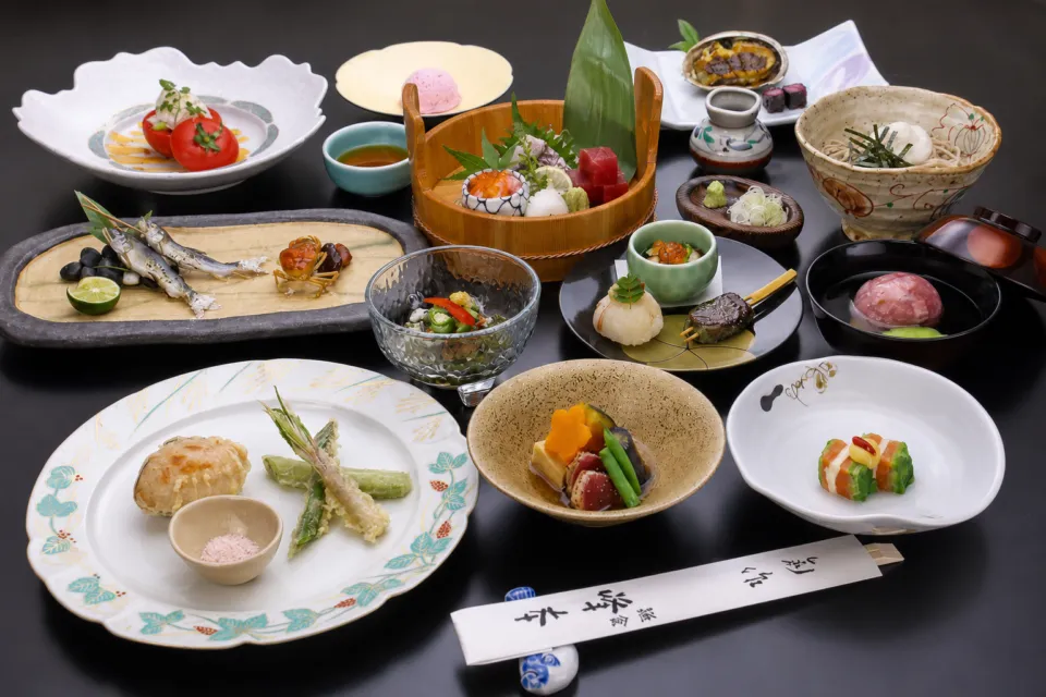鎌倉 峰本 八幡宮前本店の懐石料理名越
