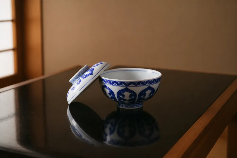 菊水楼の蓋付き染付椀