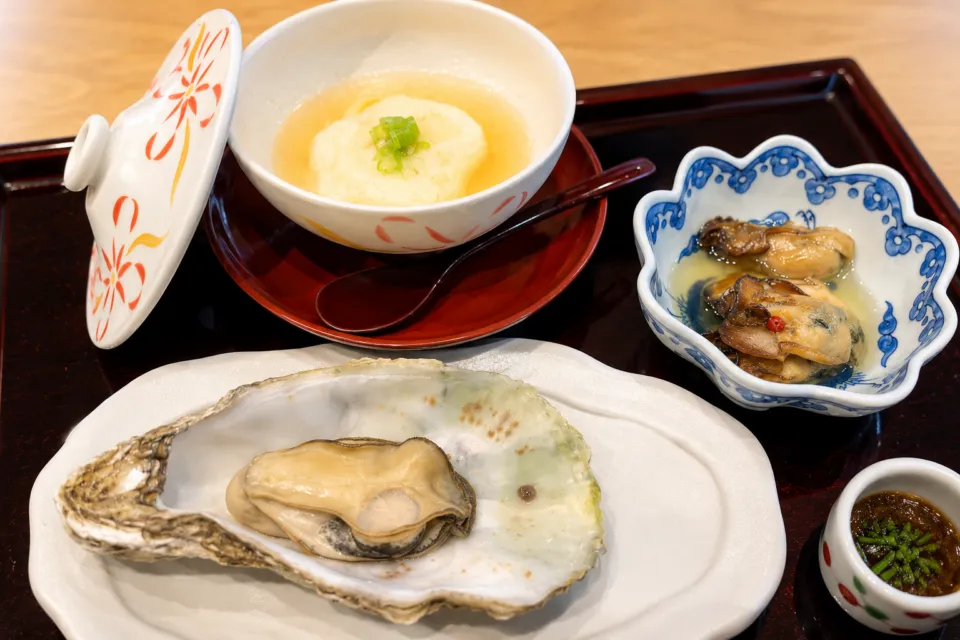 錦水館の牡蠣を使った料理
