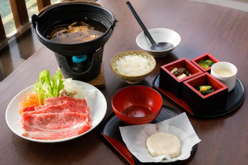 蔵元レストラン せきのいちの前沢牛鍋御膳