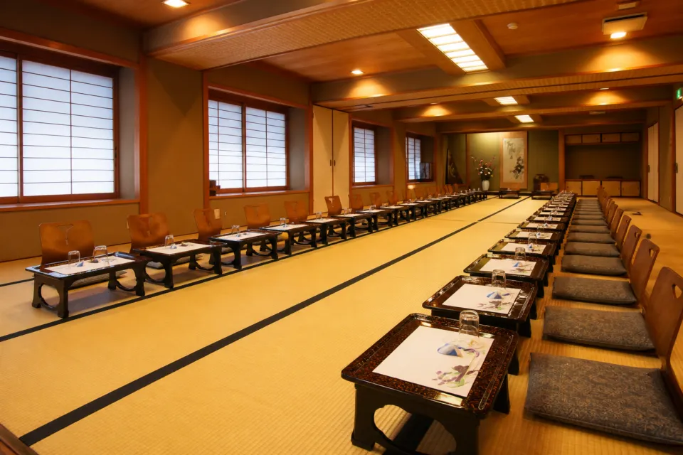 京料理 辰巳屋の畳敷きの大広間