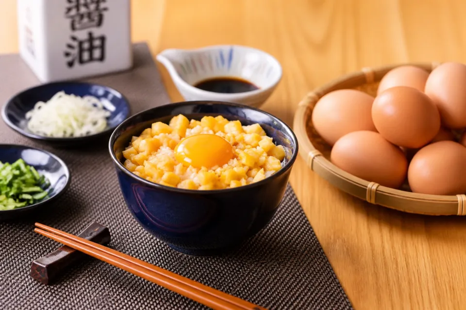 休暇村蒜山高原の蒜山の卵を使った朝食の卵かけごはん