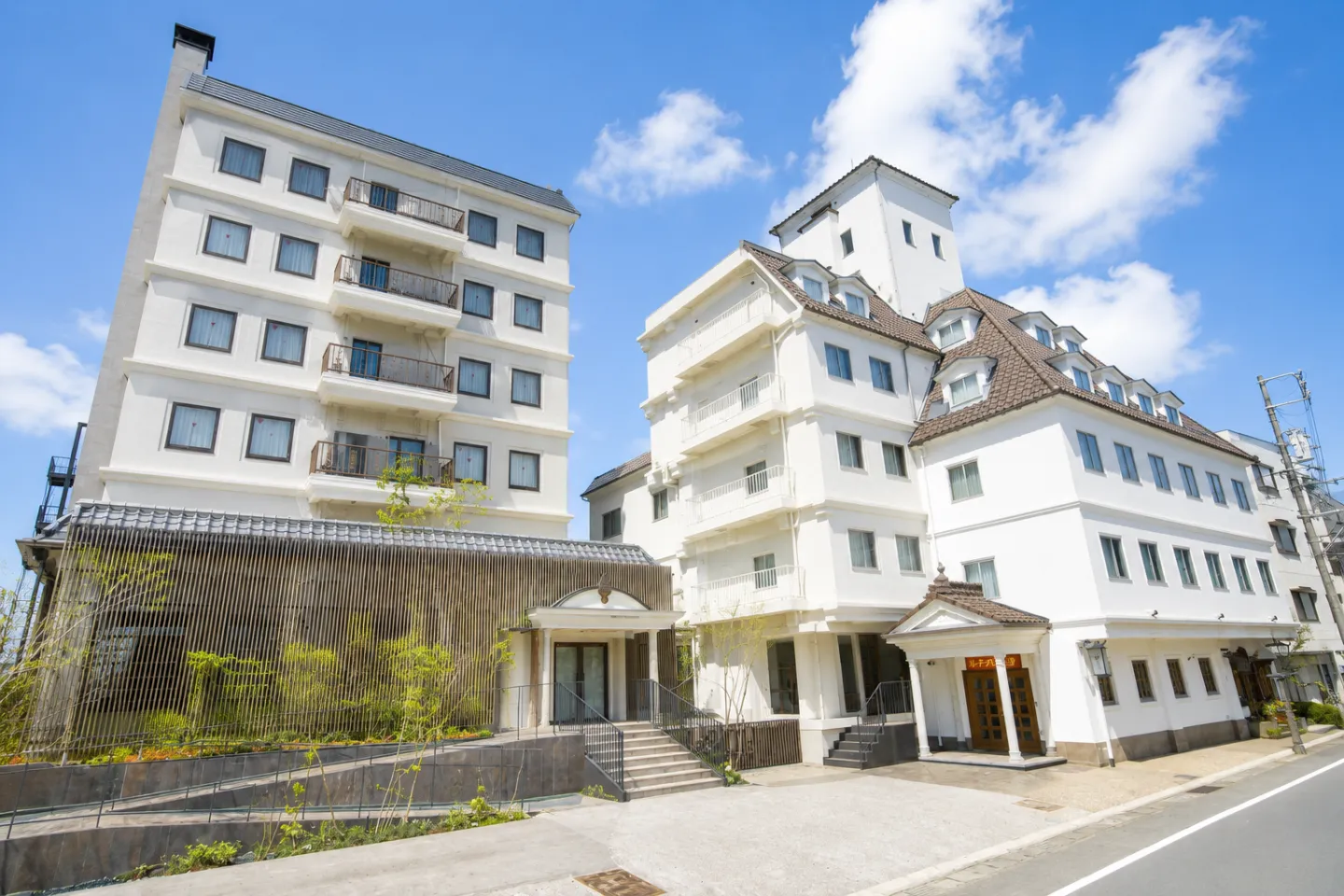 松本ホテル花月の建物外観