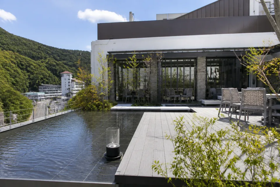 みなかみホテルジュラクの屋上庭園水のテラス