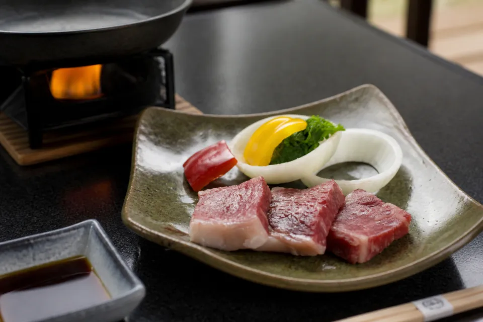 深山荘 高見屋の蔵王牛陶板ステーキ