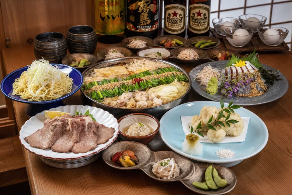 博多もつ鍋 前田屋 総本店のコース料理の盛り合わせ