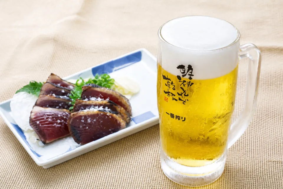 明神丸 ひろめ市場店の鰹料理と一緒に楽しめる乾杯ドリンク
