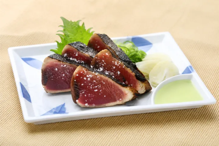 明神丸 ひろめ市場店の藁焼き鰹たたき