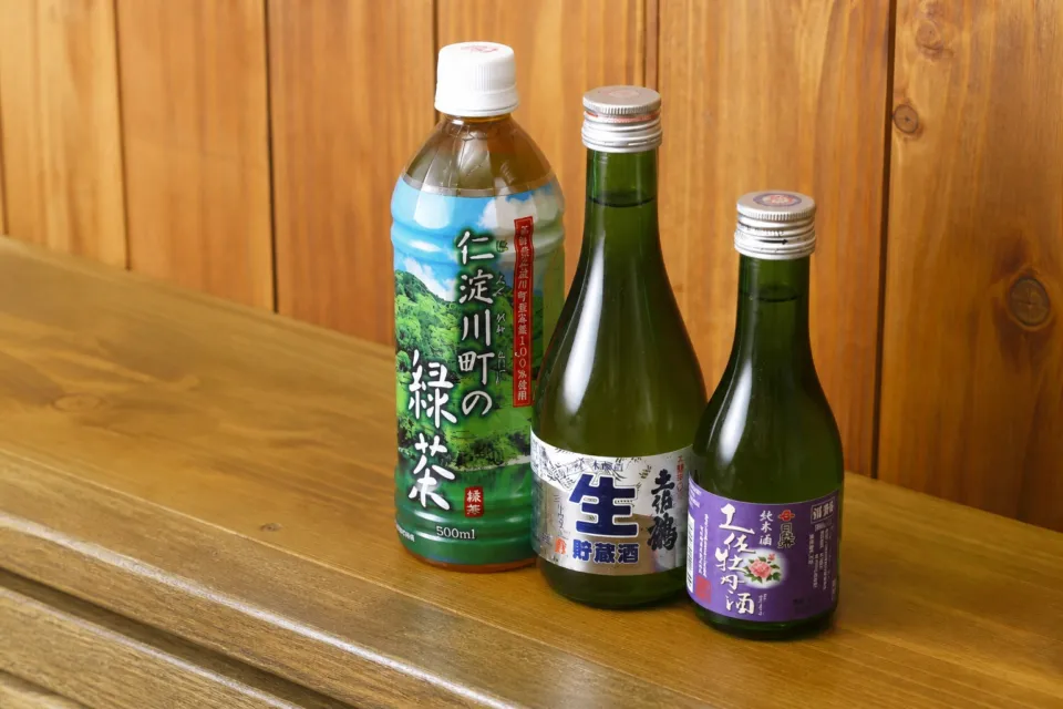 明神丸 ひろめ市場店の乾杯セットのドリンク