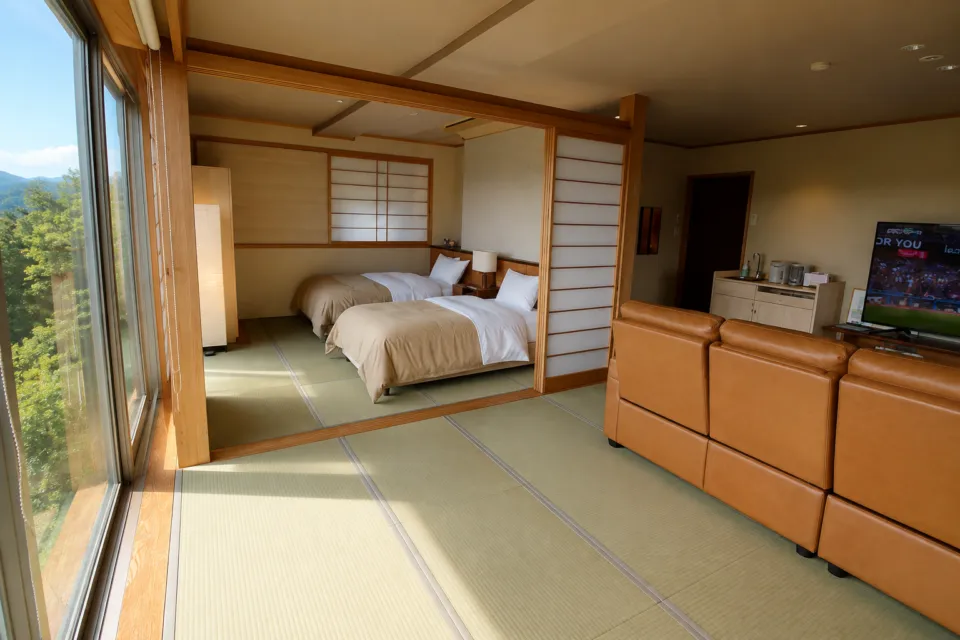渚亭 たろう庵の海を望む和室リビング