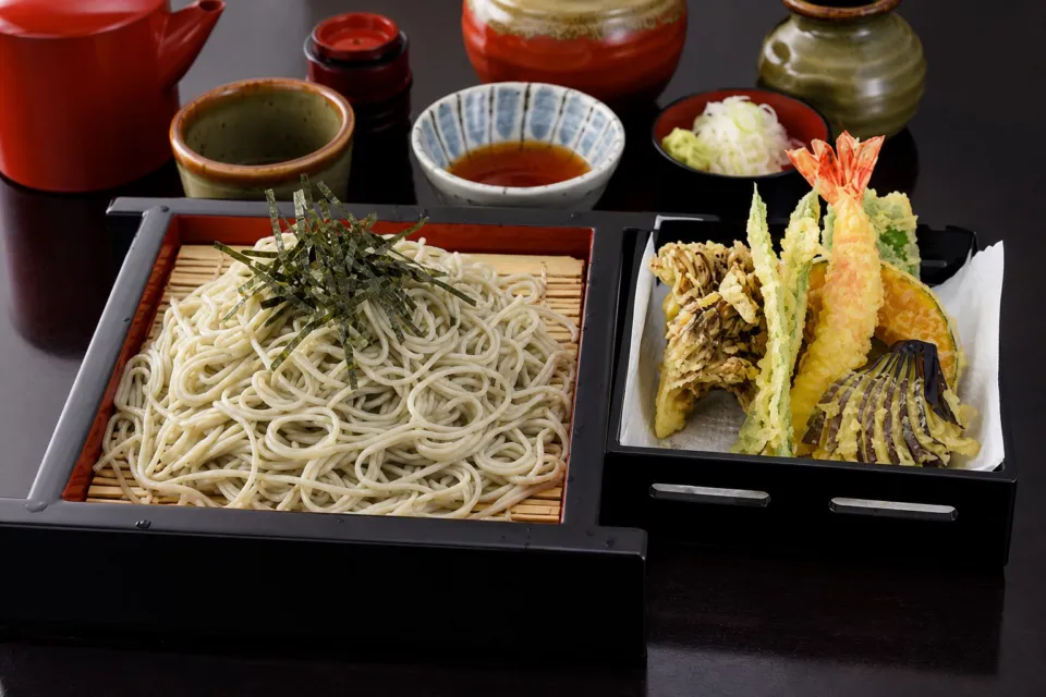 中野屋 湯沢本店のざるそばと天ぷら