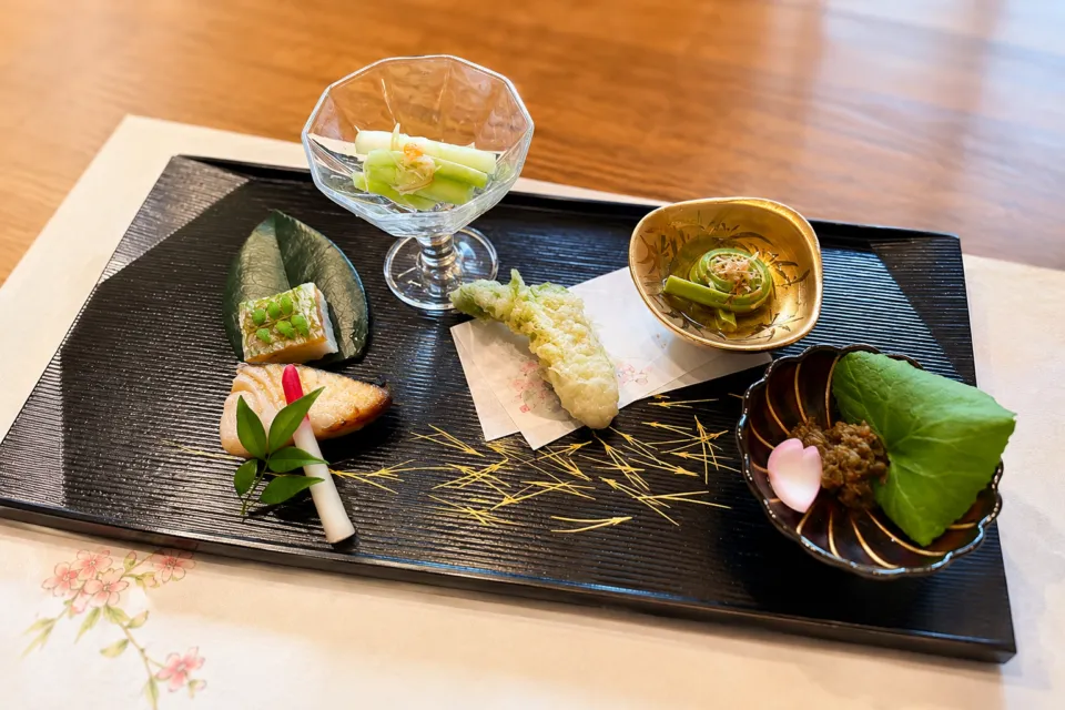 夏瀬温泉 都わすれの季節の前菜盛り合わせ