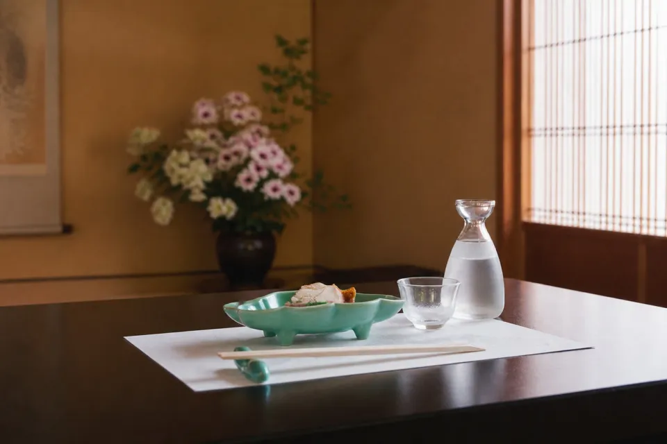日本料理 行形亭の先付と日本酒