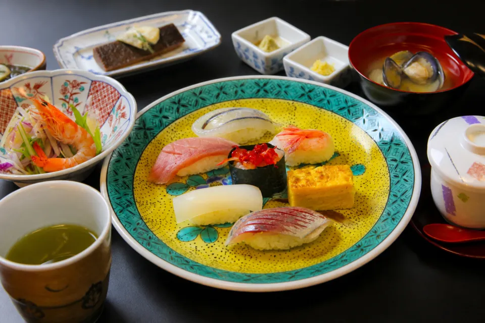 のぶ寿しの寿司ランチセット