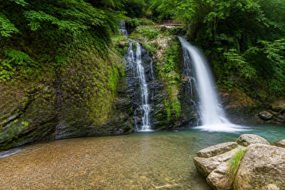 能登屋旅館の銀山温泉周辺の滝