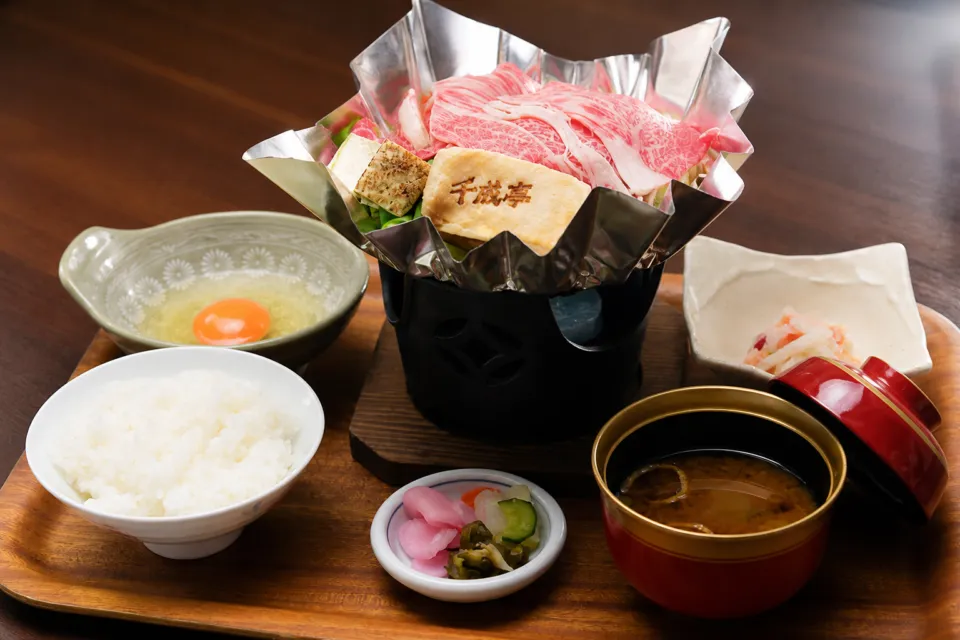 レストラン千成亭の近江牛すき焼き昼膳