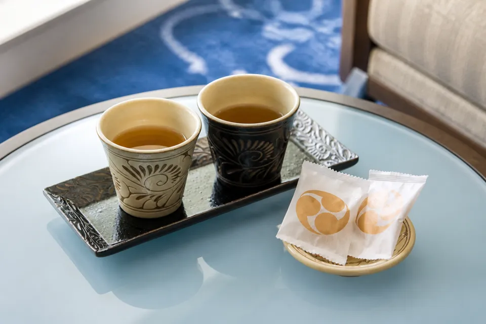 リーガロイヤルグラン沖縄のプレミアフロアのお茶菓子