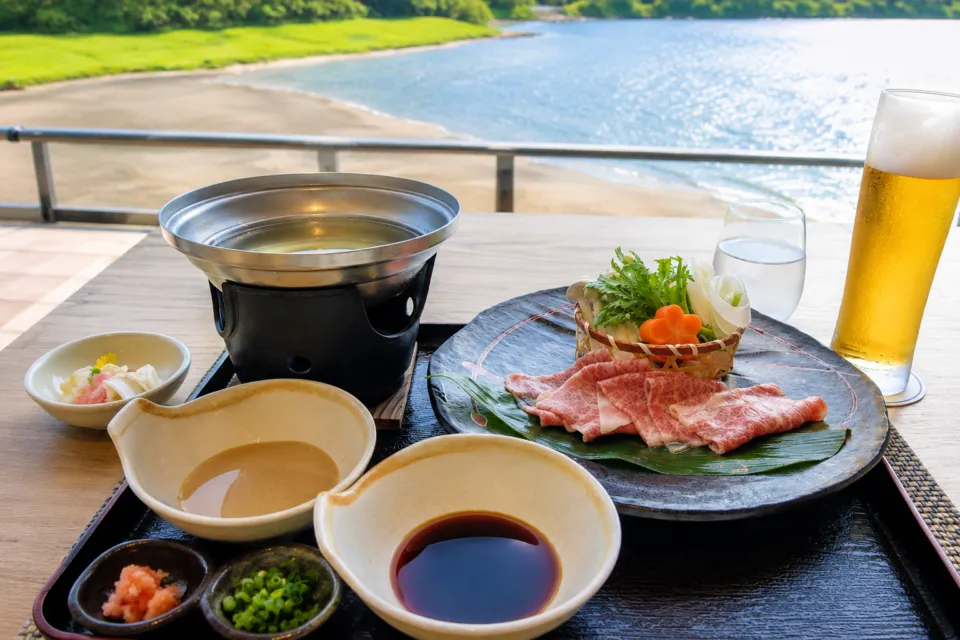 龍宮城スパ・ホテル三日月 富士見亭の牛肉と野菜の鍋料理