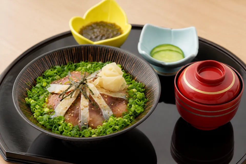 サバの駅の銀サバ漬け丼
