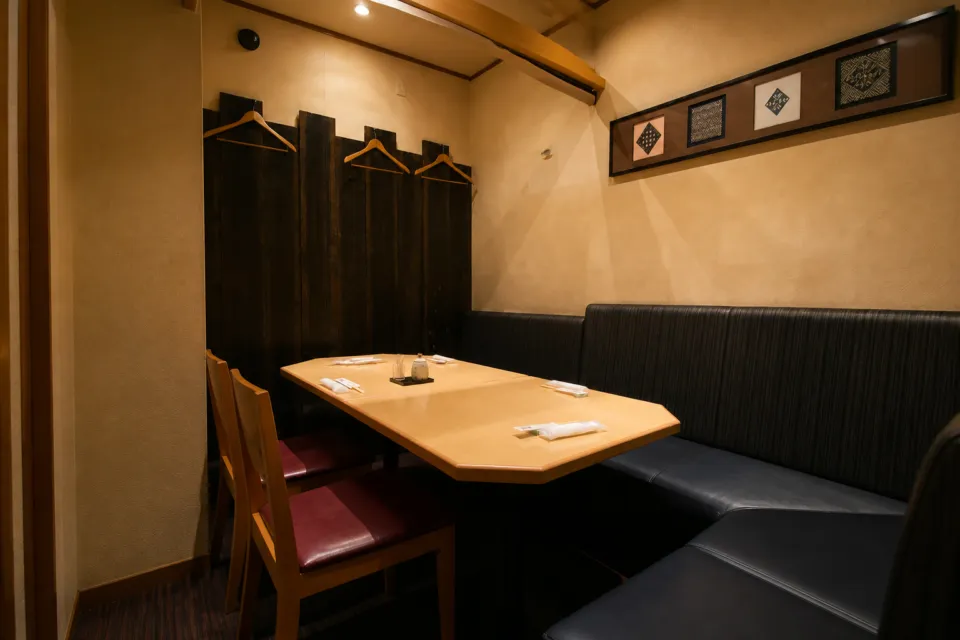 サバの駅のVIP個室テーブル席