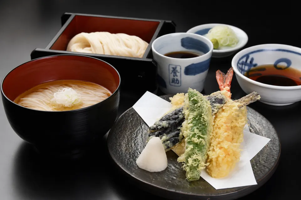 佐藤養助 秋田店の稲庭うどん食べ比べ