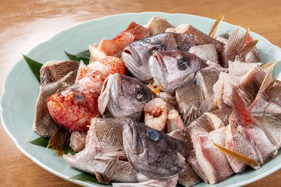 セイコーグランドホテルの石焼料理に使う魚介