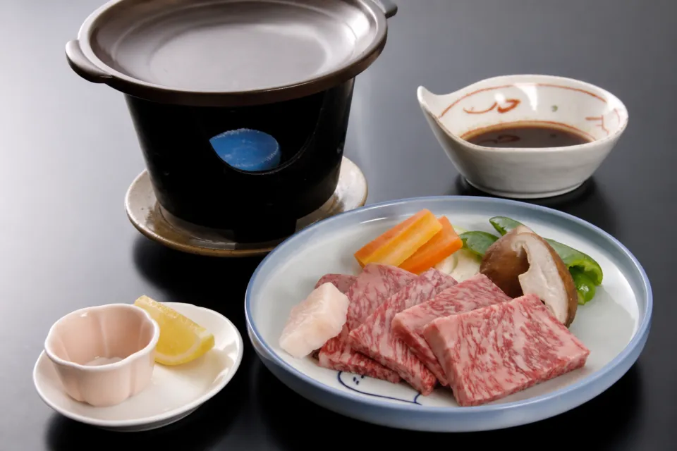 鈴の宿 登府屋旅館の米沢牛サーロインステーキ