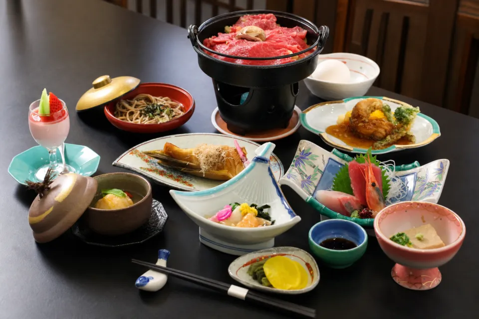 鈴の宿 登府屋旅館の季節の会席夕食