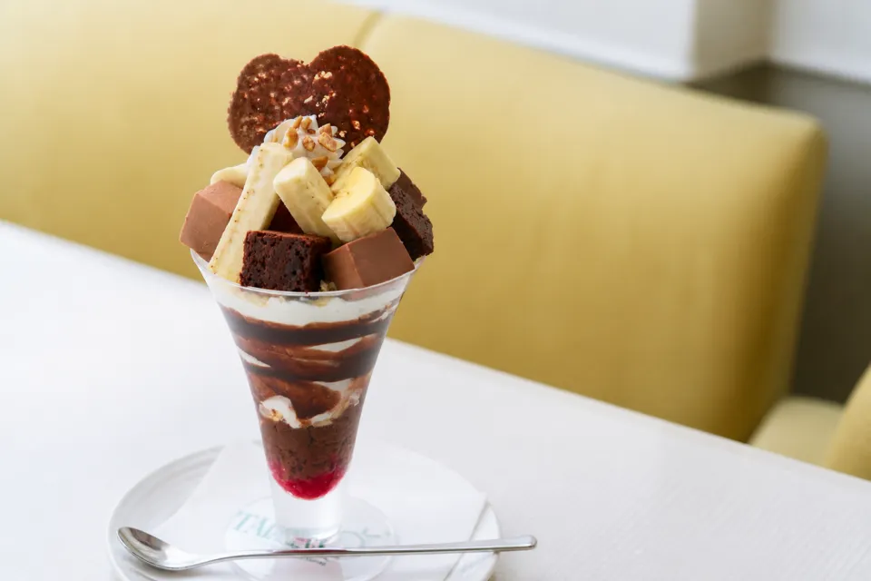 タカノフルーツパーラー 新宿本店のバナナチョコレートパフェ