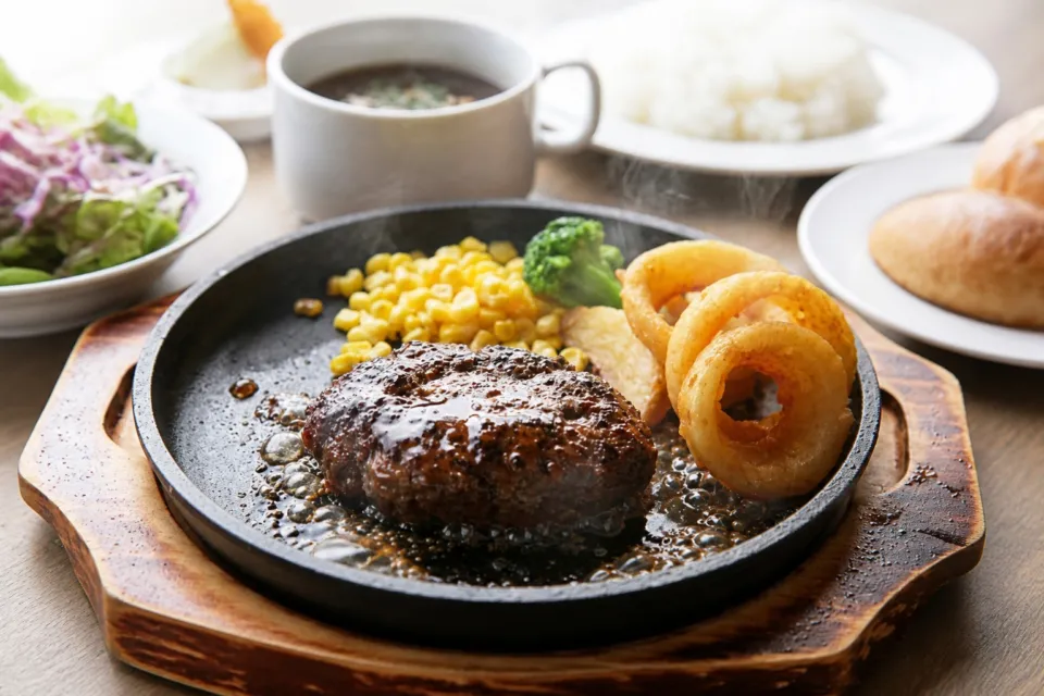 テラスカフェ オーゲの阿波牛100パーセントのハンバーグ