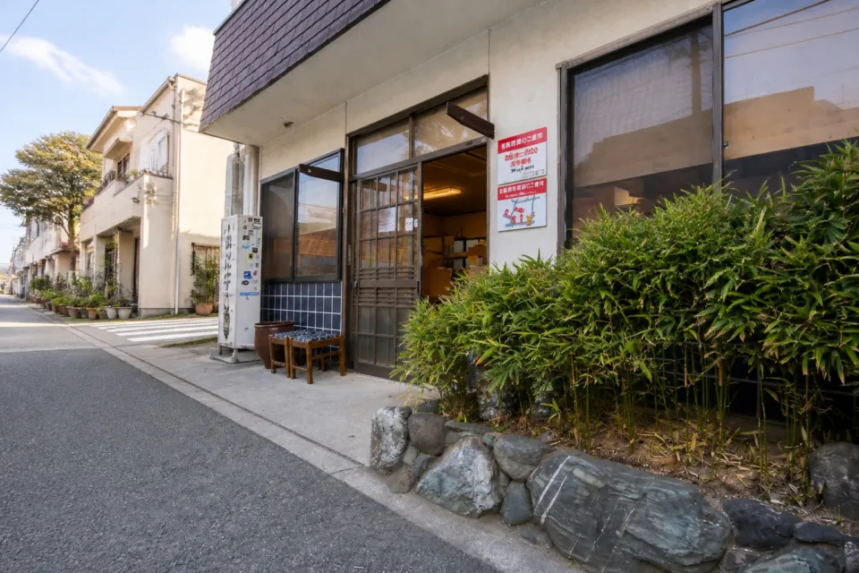 手打十段 うどんバカ一代の店舗入口