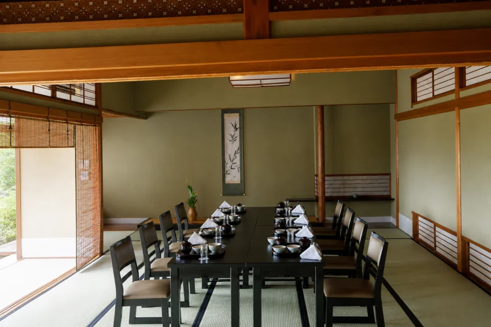 つば甚の会席料理を楽しむ個室「松の間」