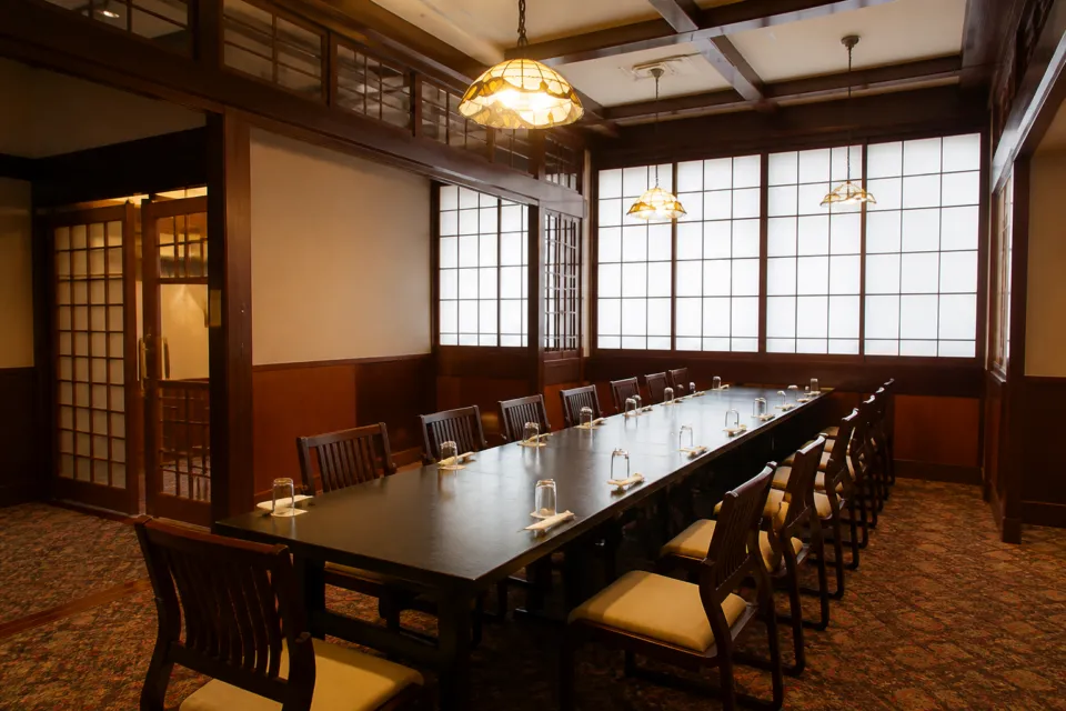 司 高知本店の障子窓が明るい個室