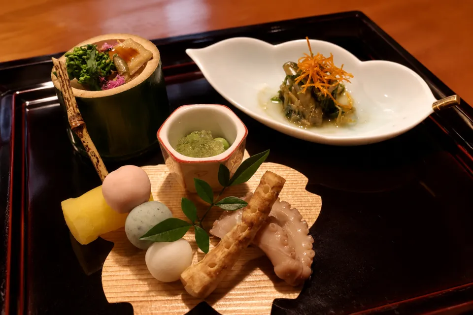 海のしょうげつの前菜の盛り合わせ