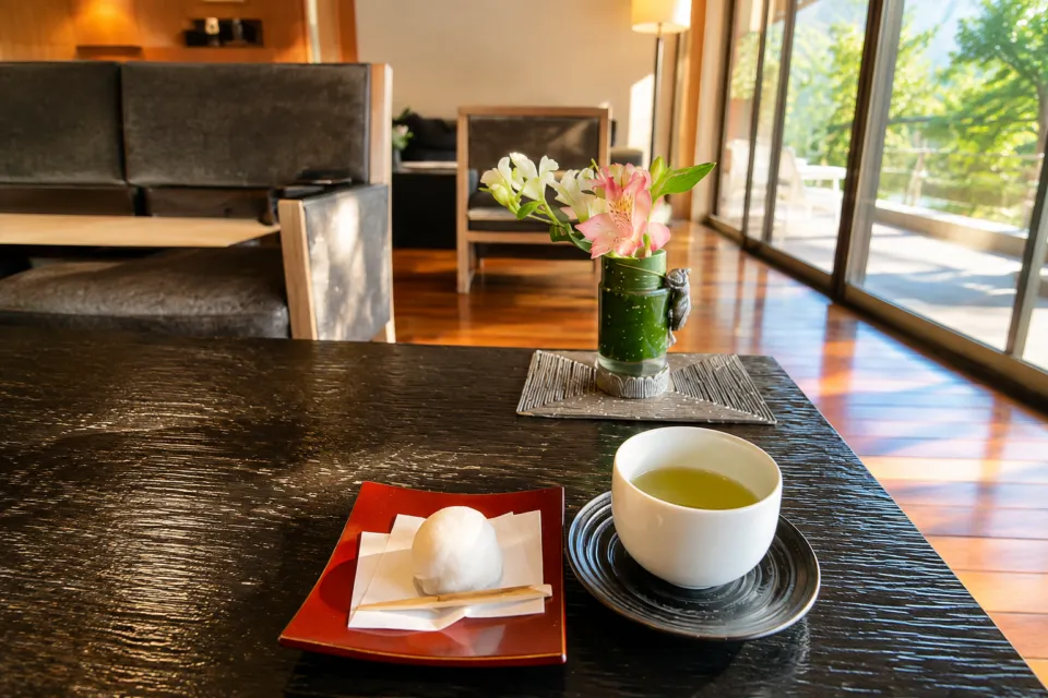 海のしょうげつのラウンジの茶菓子