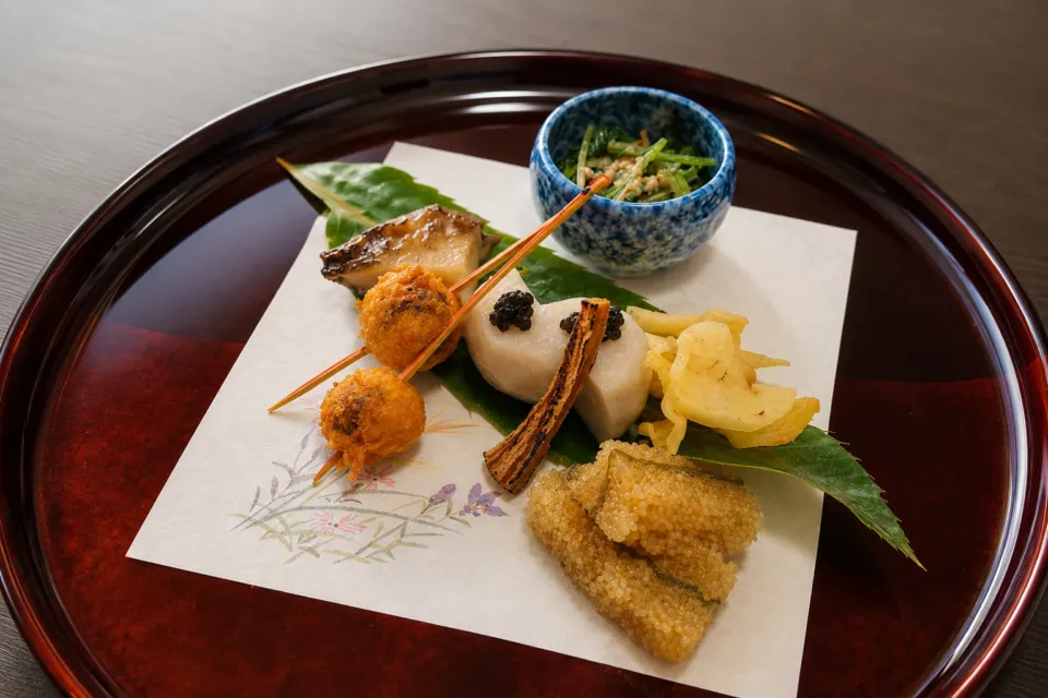門前宿 和空 法隆寺の揚げ物や焼き物を盛り合わせた料理