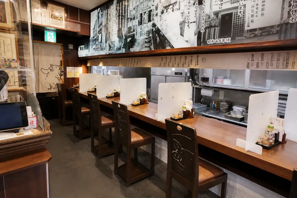 矢場とん 矢場町本店の店内