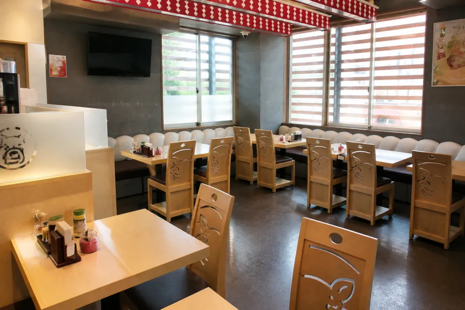 矢場とん 矢場町本店の別フロアの店内
