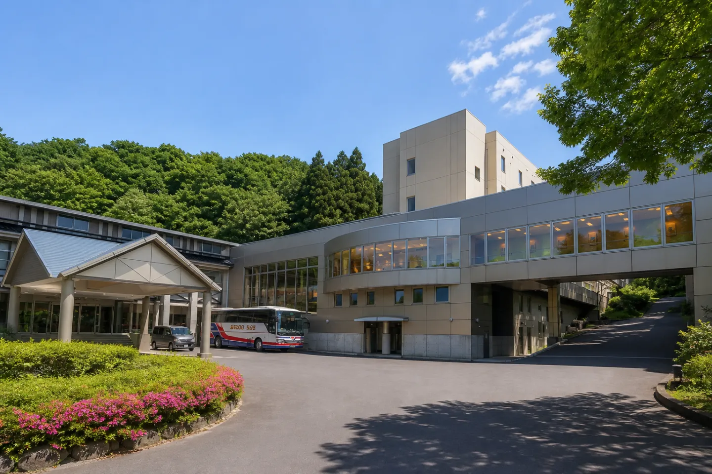 蔵王国際ホテルの正面外観