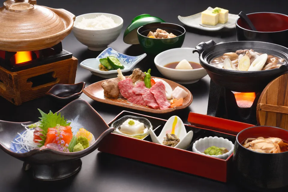 蔵王四季のホテルの山形牛会席の一例