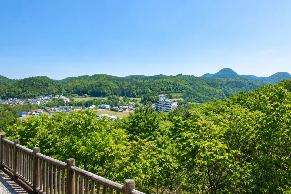 秋保温泉 旅館 蘭亭の里山と秋保温泉郷の眺望