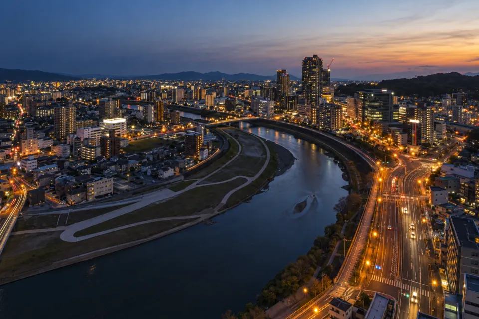 ANAクラウンプラザホテル熊本ニュースカイの川と市街地の夜景