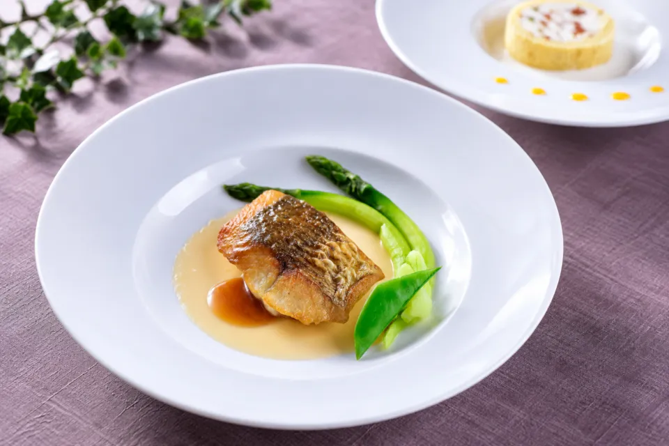 ANAクラウンプラザホテル長崎グラバーヒルのレストランの魚料理