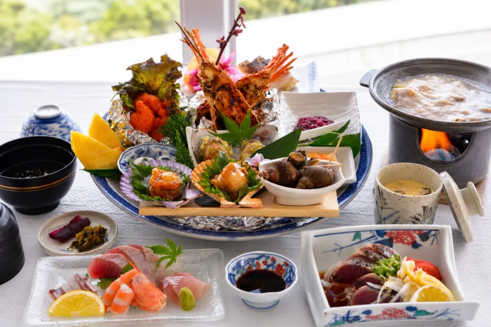 足摺サニーサイドホテルの皿鉢料理