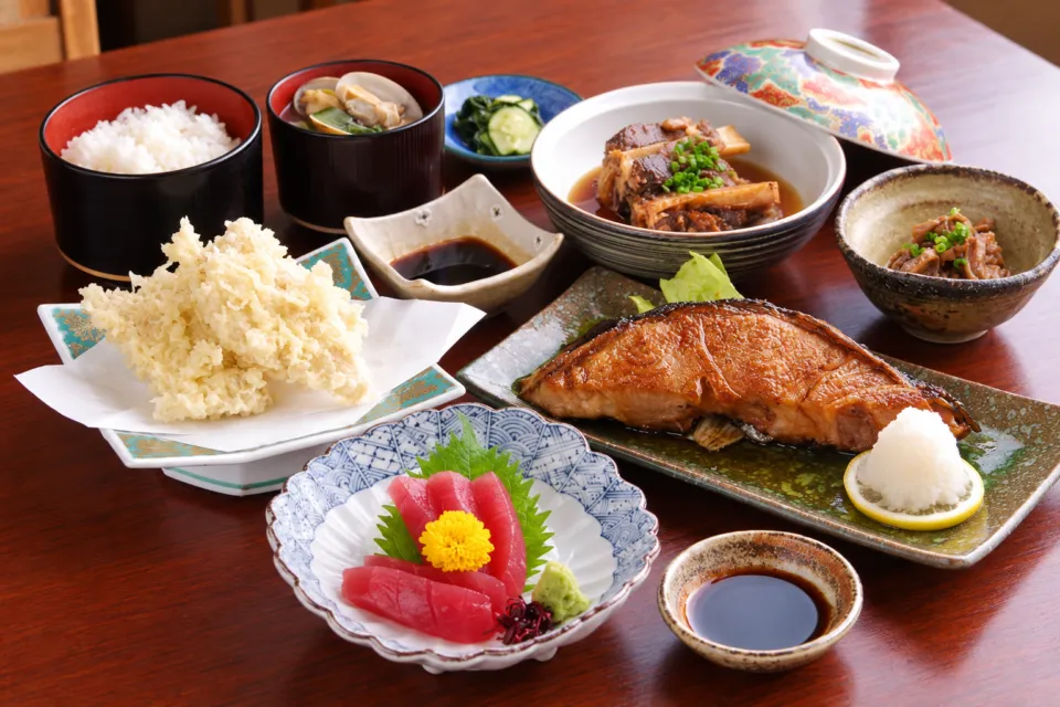 びびんやの焼き魚と刺身の御膳