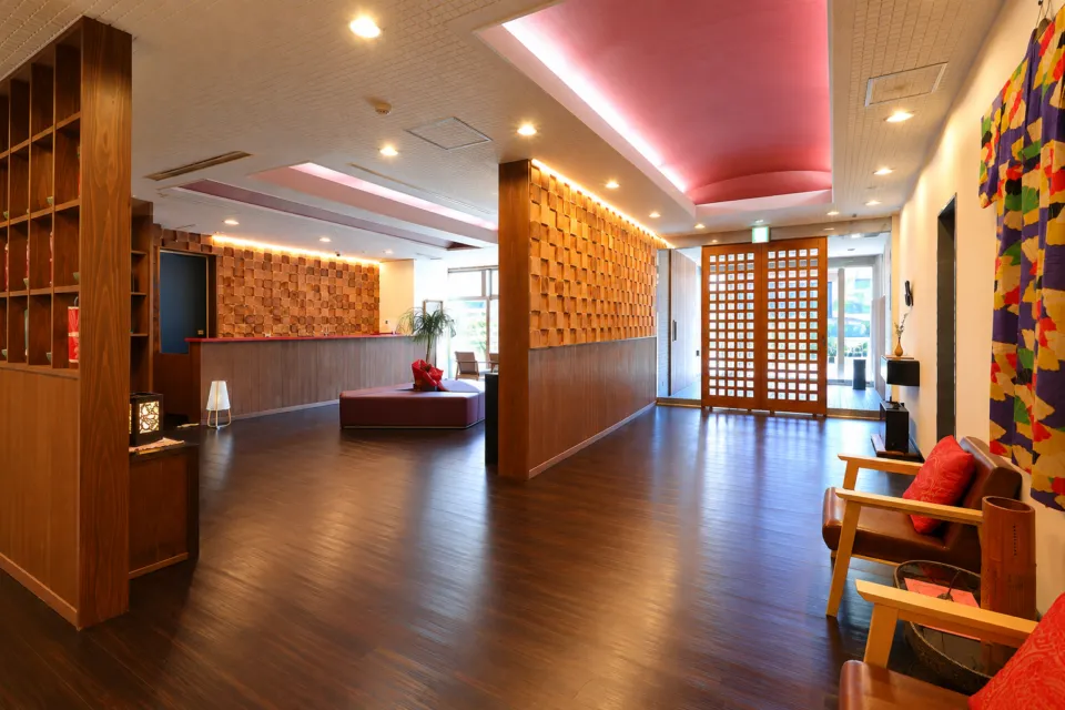 Comfort Stay みやびの秩父銘仙を飾ったロビー