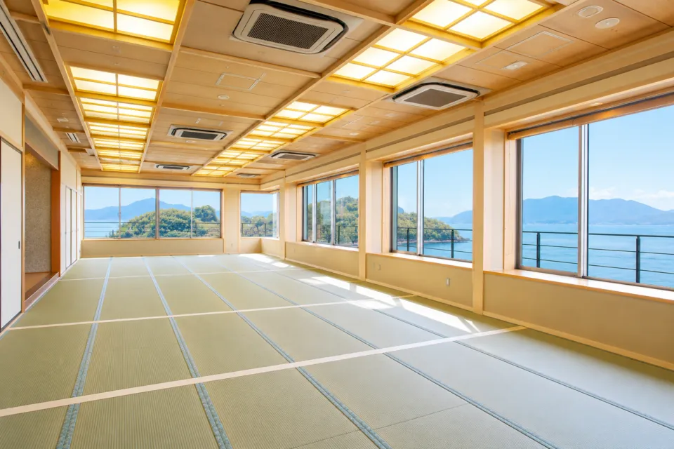 大潮荘の海を望む宴会場