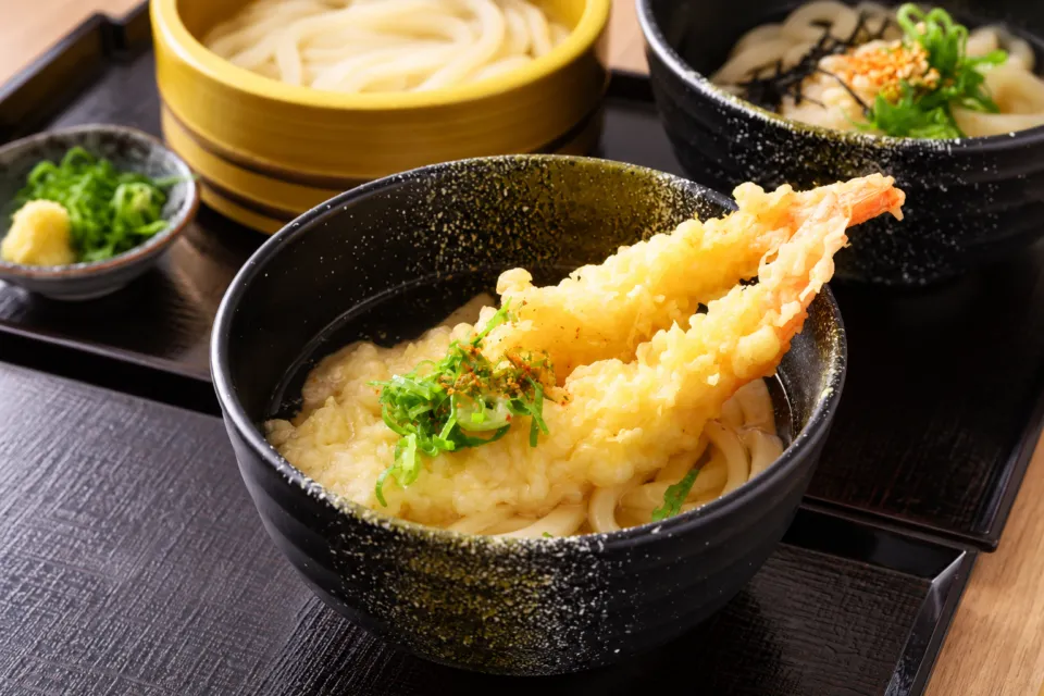 天然温泉 玉藻の湯 ドーミーイン高松中央公園前の天ぷらを添えたうどん