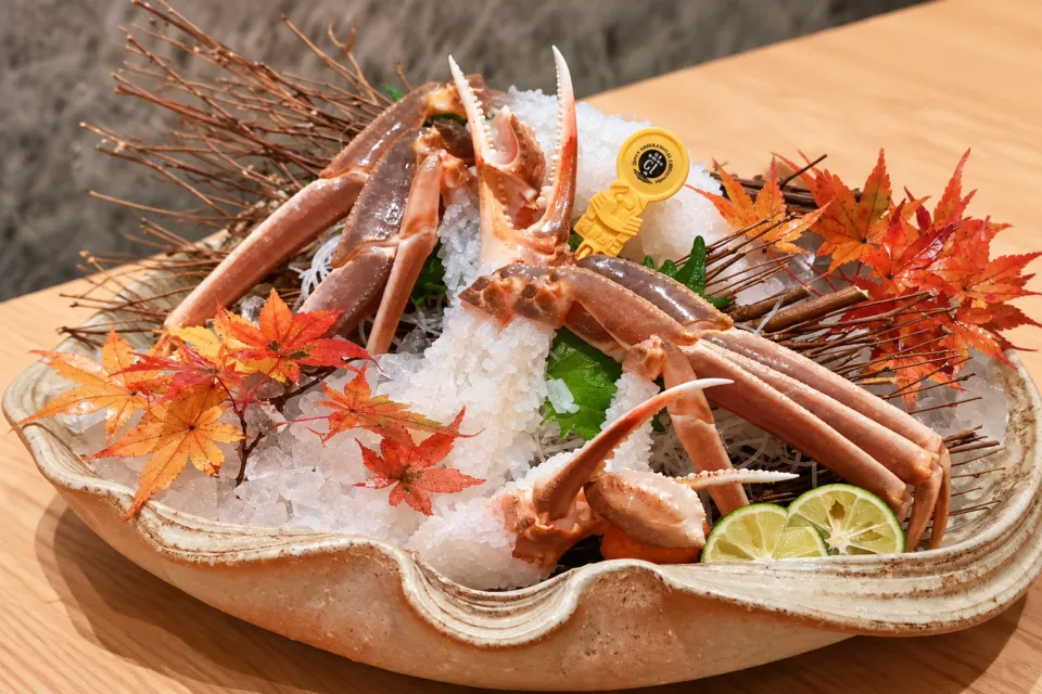 越前がに・旬のお料理 らでんの越前がに料理の一皿