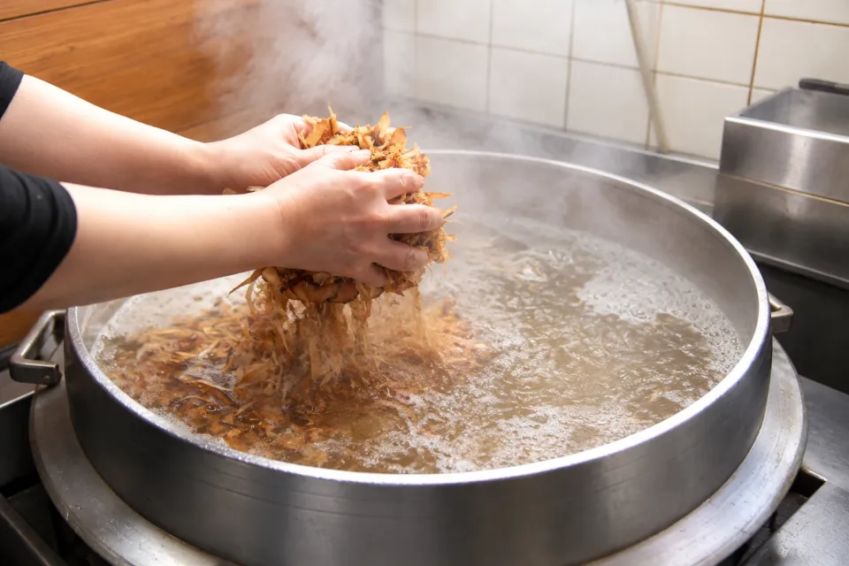 越前そば 見吉屋の鰹だし
